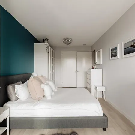 Modern And Cozy In The Heart Of شقة