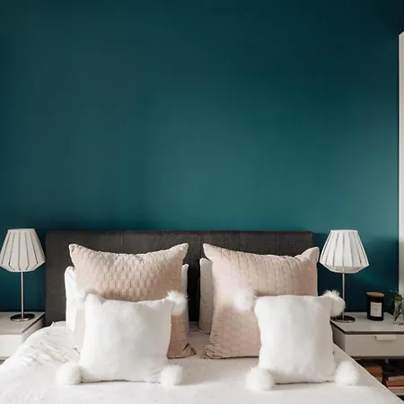 Modern And Cozy In The Heart Of
